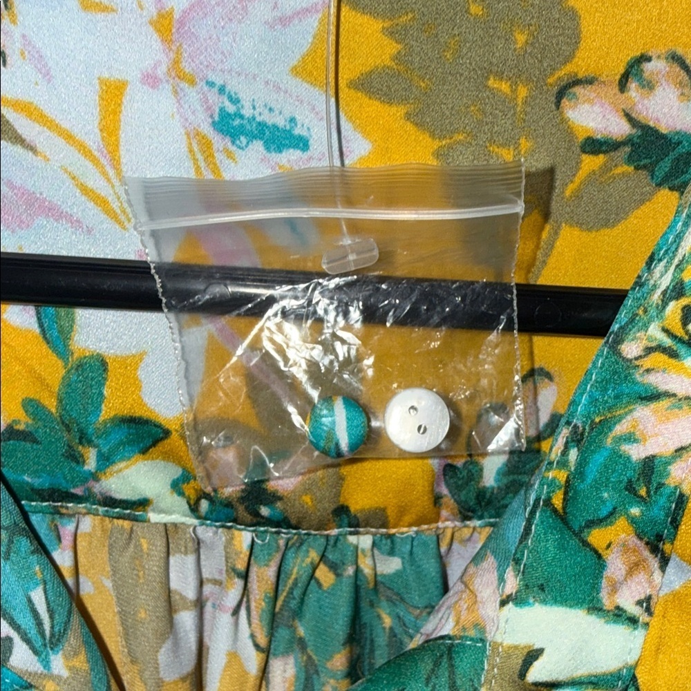 Jessica Simpson Multicolor Floral Blouse - Picture 4 of 6
